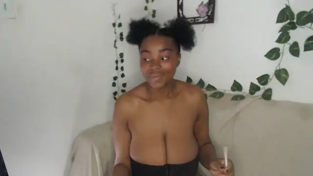 Snapshot of lyssyhorny chatting on September 2025 01:04:01 PM lyssyhorny online show from September 2025 01:04:01 PM