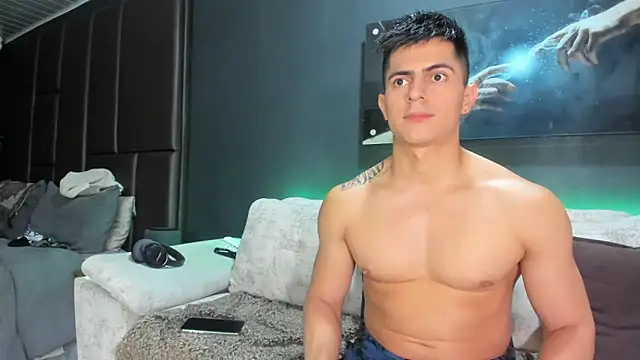 Crhis N Derek online show from January 2025 05:05:02 AM