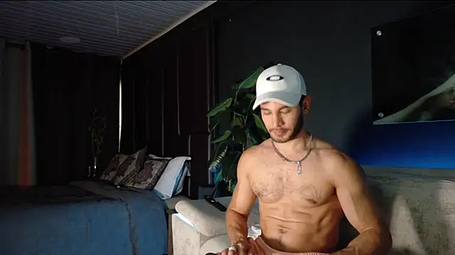 Crhis N Derek online show from October 2025 10:10:01 PM