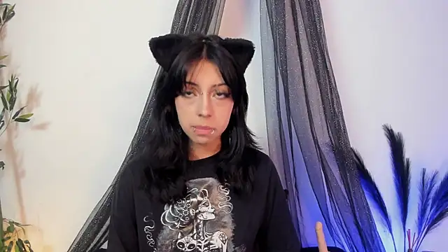 Snapshot of Nyx_nayla chatting on March 2025 04:03:02 AM Nyx nayla online show from March 2025 04:03:02 AM