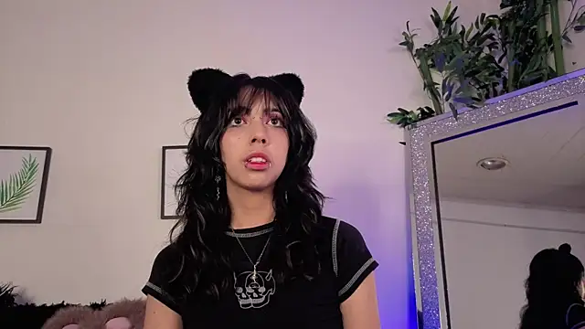 Snapshot of Nyx_nayla chatting on October 2025 06:43:01 AM Nyx nayla online show from October 2025 06:43:01 AM