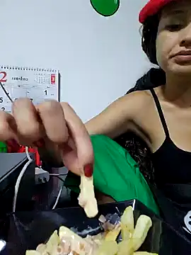 Snapshot of LorenRosse chatting on February 2025 03:04:02 AM LorenRosse online show from February 2025 03:04:02 AM