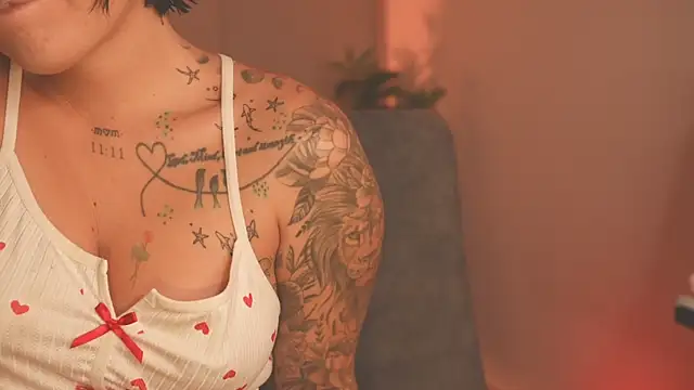 LorenRosse online show from November 2025 11:48:02 PM