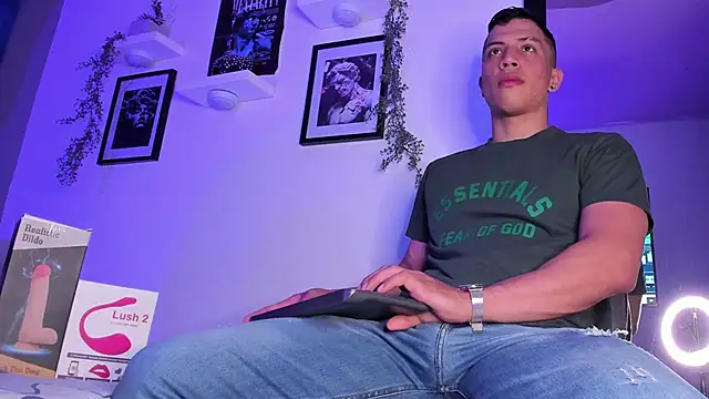 Snapshot of ThomsEvery_ chatting on January 2025 01:05:02 AM ThomsEvery online show from January 2025 01:05:02 AM