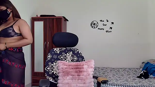 Snapshot of Hoty-Shivangi chatting on March 2026 07:36:02 AM Hoty-Shivangi online show from March 2026 07:36:02 AM