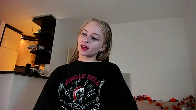 MiaMews online show from September 2025 10:39:02 AM