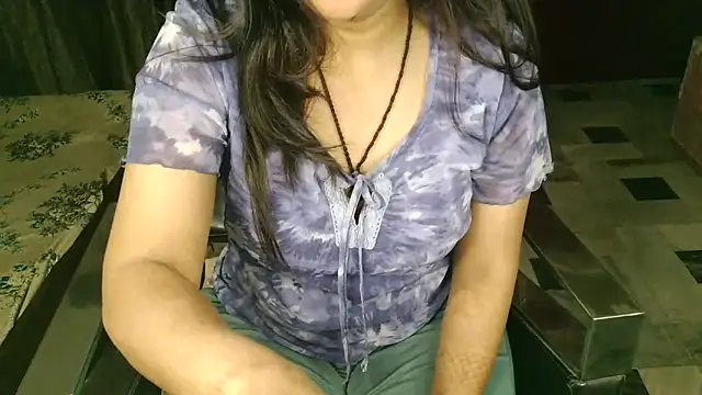 Snapshot of aarushi_sharmaa chatting on November 2025 03:01:01 AM aarushi sharmaa online show from November 2025 03:01:01 AM