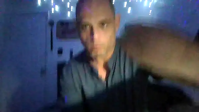 Snapshot of Buffshagswell chatting on February 2025 11:37:01 PM Buffshagswell online show from February 2025 11:37:01 PM