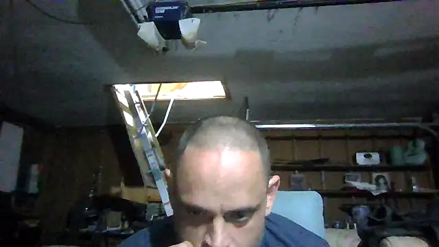 Snapshot of Buffshagswell chatting on March 2025 05:31:02 AM Buffshagswell online show from March 2025 05:31:02 AM