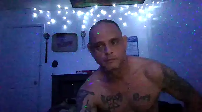 Snapshot of Buffshagswell chatting on March 2025 09:26:01 PM Buffshagswell online show from March 2025 09:26:01 PM