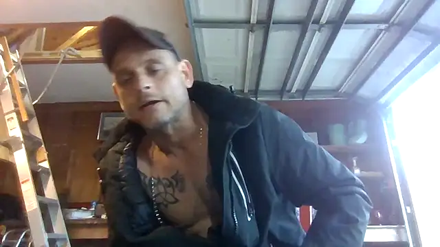 Snapshot of Buffshagswell chatting on March 2025 12:43:01 PM Buffshagswell online show from March 2025 12:43:01 PM