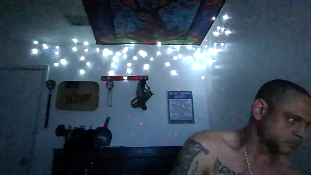 Snapshot of Buffshagswell chatting on March 2025 03:22:01 AM Buffshagswell online show from March 2025 03:22:01 AM