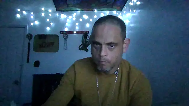 Snapshot of Buffshagswell chatting on March 2025 12:21:01 AM Buffshagswell online show from March 2025 12:21:01 AM