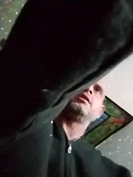 Snapshot of Buffshagswell chatting on March 2025 03:40:02 PM Buffshagswell online show from March 2025 03:40:02 PM