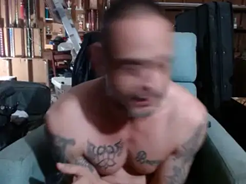 Snapshot of Buffshagswell chatting on March 2025 04:58:01 AM Buffshagswell online show from March 2025 04:58:01 AM