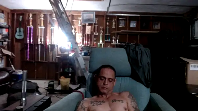 Snapshot of Buffshagswell chatting on March 2025 08:31:01 AM Buffshagswell online show from March 2025 08:31:01 AM