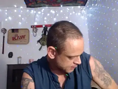 Snapshot of Buffshagswell chatting on March 2025 08:17:01 AM Buffshagswell online show from March 2025 08:17:01 AM