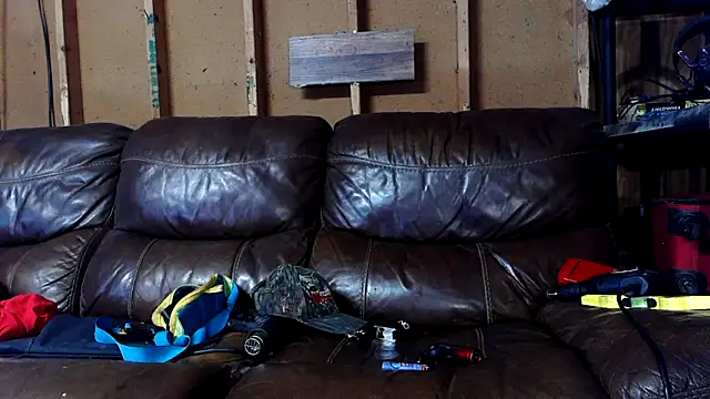 Snapshot of Buffshagswell chatting on September 2025 05:46:02 PM Buffshagswell online show from September 2025 05:46:02 PM