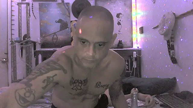 Snapshot of Buffshagswell chatting on October 2025 06:20:02 AM Buffshagswell online show from October 2025 06:20:02 AM