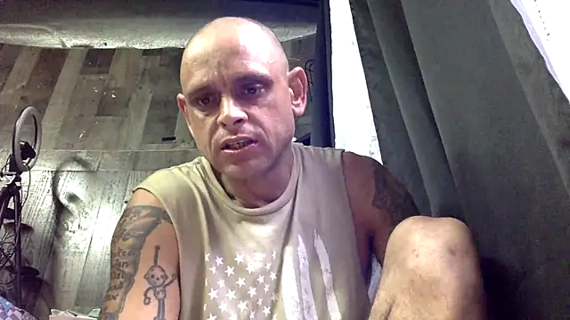 Snapshot of Buffshagswell chatting on October 2025 12:47:02 PM Buffshagswell online show from October 2025 12:47:02 PM