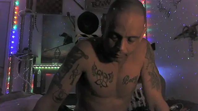 Snapshot of Buffshagswell chatting on October 2025 03:06:02 AM Buffshagswell online show from October 2025 03:06:02 AM