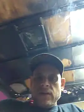 Snapshot of Buffshagswell chatting on October 2025 03:51:02 AM Buffshagswell online show from October 2025 03:51:02 AM