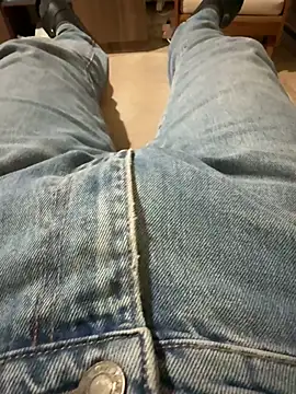 reelciii21 online show from October 2025 04:26:02 PM