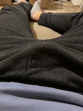 reelciii21 online show from November 2025 04:22:02 PM