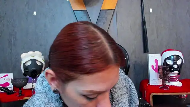 Snapshot of IvanaFetish chatting on December 2024 09:43:02 AM IvanaFetish online show from December 2024 09:43:02 AM
