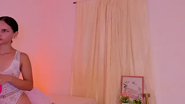 ninaht online show from April 2026 08:22:01 PM