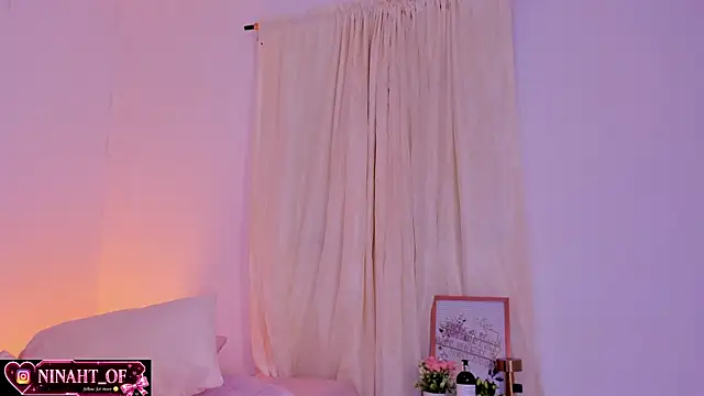 ninaht online show from April 2026 09:43:02 PM