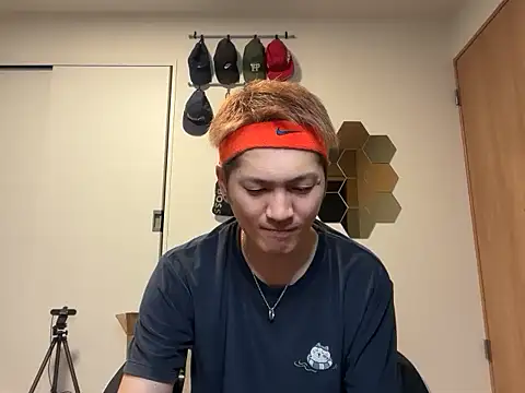 Snapshot of kensnb chatting on September 2025 01:04:01 PM kensnb online show from September 2025 01:04:01 PM