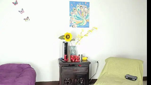 Madison  12 online show from December 2024 08:07:01 PM