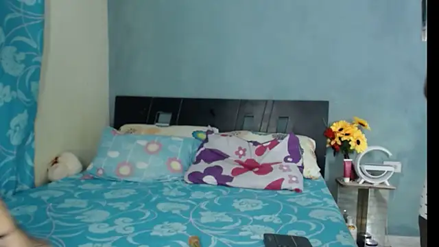 Madison  12 online show from February 2025 02:17:02 AM