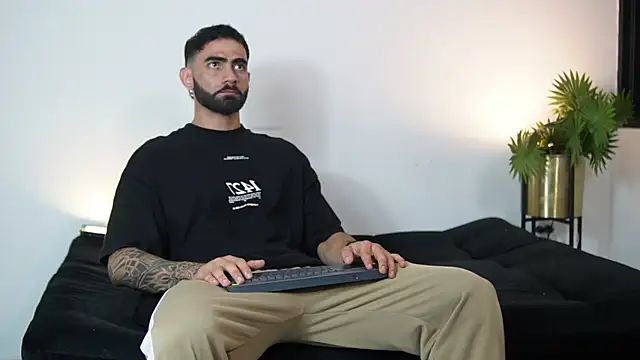 Austin bolt online show from October 2025 01:16:01 AM