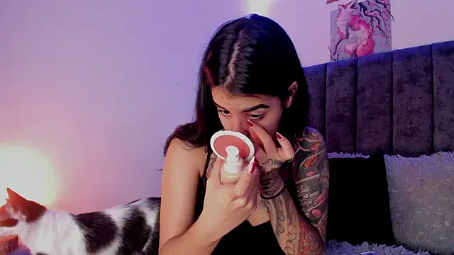 Alice woodville online show from March 2025 05:16:02 PM