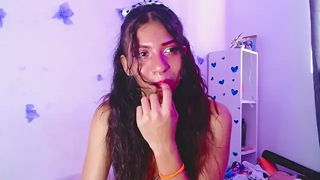Snapshot of Carlacutte chatting on December 2024 12:18:02 PM Carlacutte online show from December 2024 12:18:02 PM