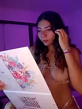 Snapshot of Carlacutte chatting on February 2025 02:39:01 AM Carlacutte online show from February 2025 02:39:01 AM