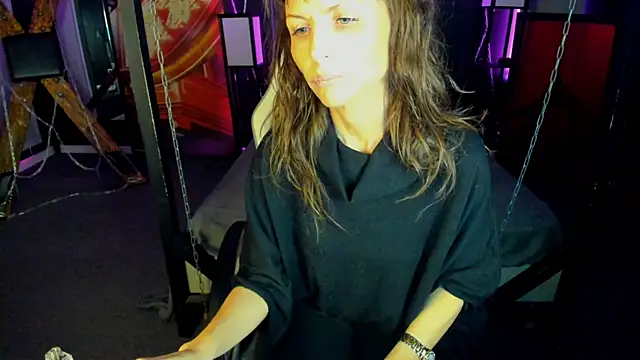 Snapshot of Elizabe_th chatting on January 2025 08:51:02 PM Elizabe th online show from January 2025 08:51:02 PM