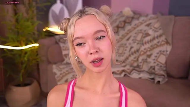 Snapshot of _AlinaBailey chatting on September 2025 08:27:02 AM AlinaBailey online show from September 2025 08:27:02 AM