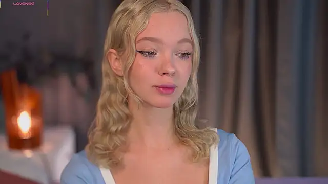 Snapshot of _AlinaBailey chatting on October 2025 08:47:01 AM AlinaBailey online show from October 2025 08:47:01 AM