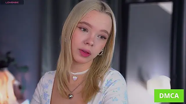 Snapshot of _AlinaBailey chatting on October 2025 07:34:02 AM AlinaBailey online show from October 2025 07:34:02 AM