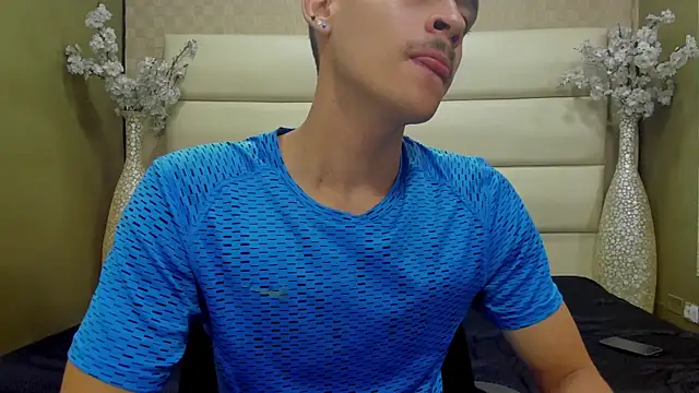 Desmon Clark online show from March 2025 01:05:01 AM