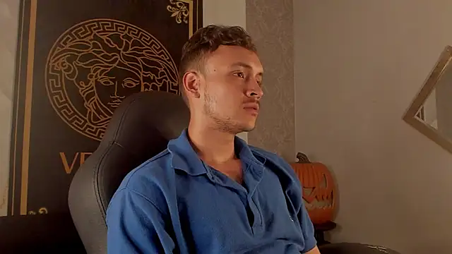 Desmon Clark online show from October 2025 09:45:01 PM