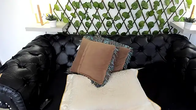 MARGOT WHISPER online show from February 2025 06:15:02 PM