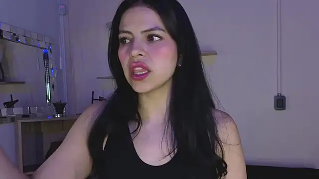 Snapshot of Eliie_Ruizz chatting on December 2025 09:31:02 PM Eliie Ruizz online show from December 2025 09:31:02 PM