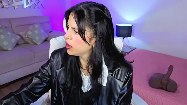 Eliie Ruizz online show from May 2026 05:01:02 AM