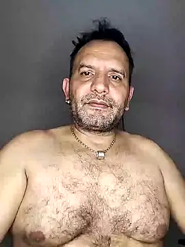 Snapshot of RogueTraveler chatting on February 2025 02:58:02 AM RogueTraveler online show from February 2025 02:58:02 AM