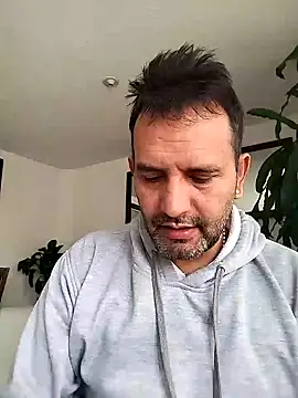 Snapshot of RogueTraveler chatting on February 2025 02:55:02 PM RogueTraveler online show from February 2025 02:55:02 PM