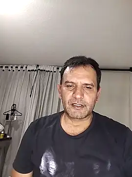 Snapshot of RogueTraveler chatting on March 2025 02:39:02 AM RogueTraveler online show from March 2025 02:39:02 AM